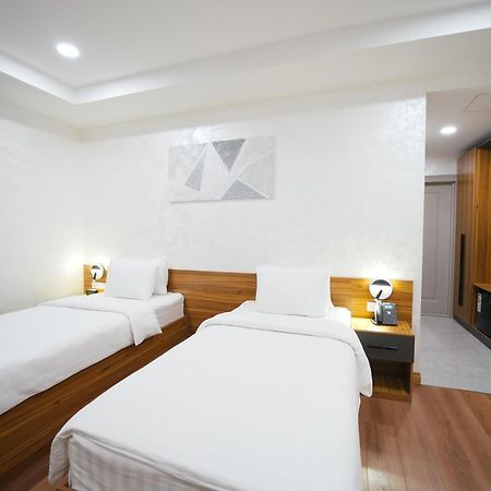 Avant Express Hotel Pool&Spa Tashkent Luaran gambar