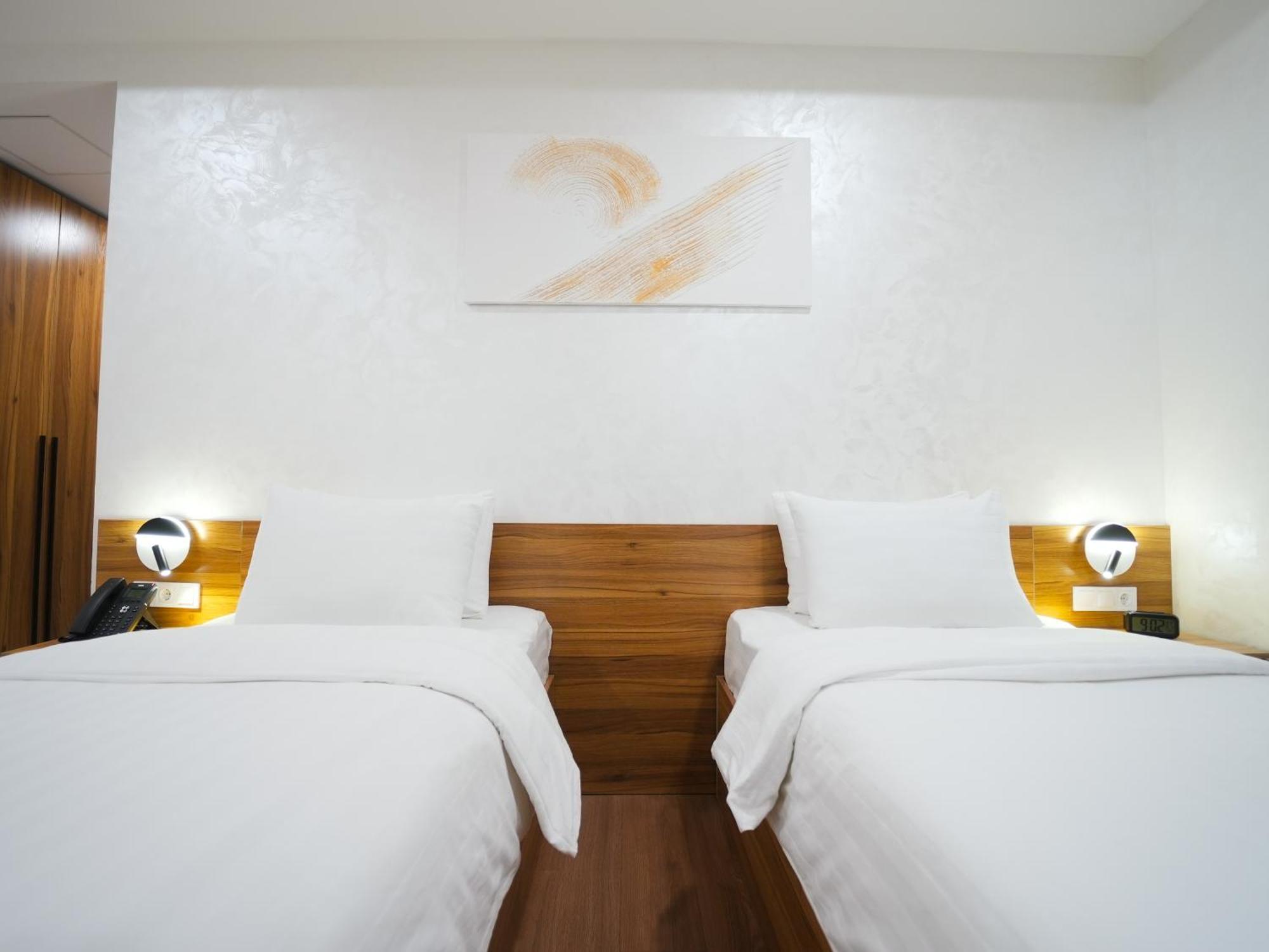 Avant Express Hotel Pool&Spa Tashkent Luaran gambar